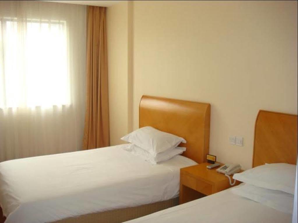 7 Days Inn Shanghai Xujiahui Caobao Road Subway Station Branch Xuhui Eksteriør bilde